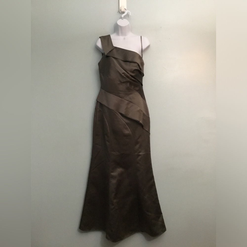 White by Vera Wang Black Garment Label